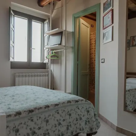 Rosa Dalfonsina Couette-café 3*