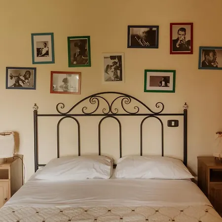 Rosa Dalfonsina Couette-café Villalfonsina