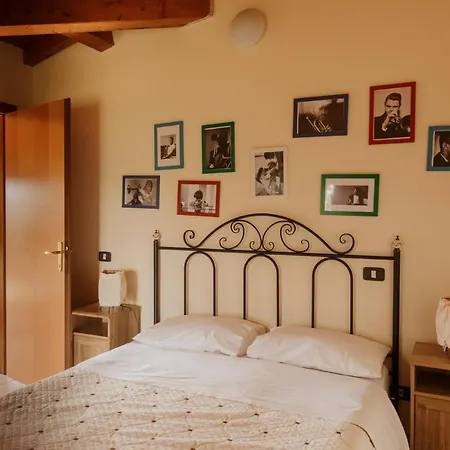 Rosa Dalfonsina Couette-café Villalfonsina